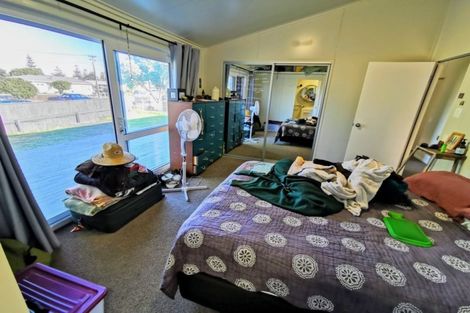 Photo of property in 10 Karaka Street, Castlecliff, Whanganui, 4501