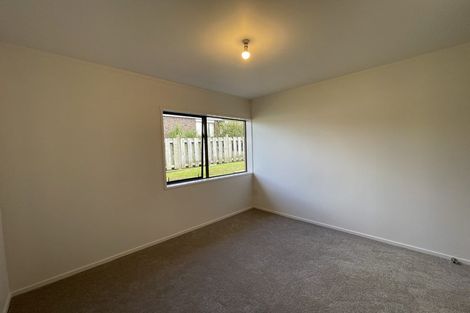 Photo of property in 1 Seagrove Road, West Harbour, Auckland, 0618