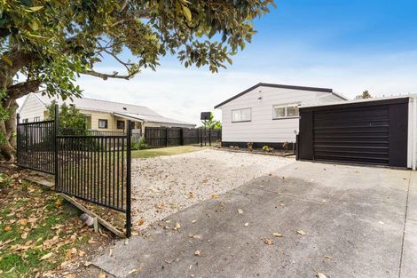 Photo of property in 2/2 Hatherley Place, Clendon Park, Auckland, 2103