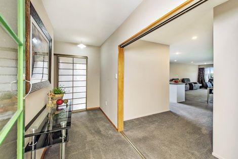 Photo of property in 2/17 Cunningham Place, Halswell, Christchurch, 8025