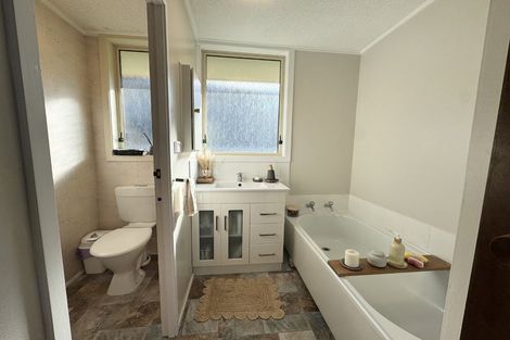 Photo of property in 27 Viewmont Drive, Harbour View, Lower Hutt, 5010