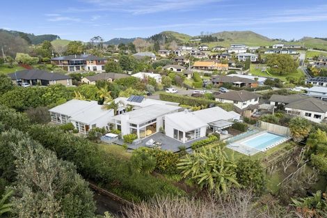 Photo of property in 4 Hillford Place, Welcome Bay, Tauranga, 3175