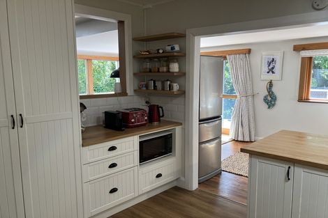 Photo of property in 8 Taungata Road, York Bay, Lower Hutt, 5013