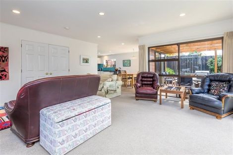 Photo of property in 1/11 Javelin Place, West Harbour, Auckland, 0618
