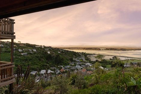 Photo of property in 5 Rifleman Lane, Redcliffs, Christchurch, 8081