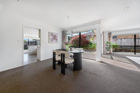 Photo of property in 20 Mackwell Road, Fairview Heights, Auckland, 0632