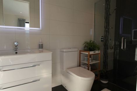 Photo of property in 7a Rannoch Drive, Jacks Point, Queenstown, 9371