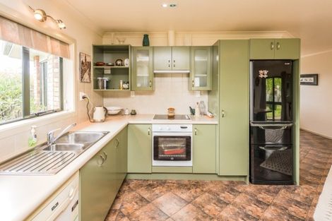 Photo of property in 13 Chester Street, Waverley, 4510