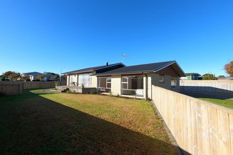 Photo of property in 2 Park Lane, Waitara, 4320