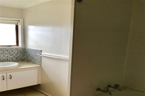 Photo of property in 58 Strid Road, Te Atatu South, Auckland, 0610