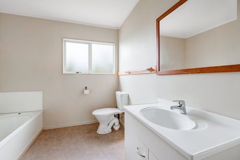 Photo of property in 34 Cabeleigh Drive, Helensville, 0800