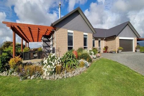 Photo of property in 9 Waipuna Grove, Levin, 5571