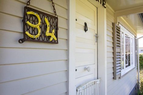 Photo of property in 34 Queen Street, Dannevirke, 4930