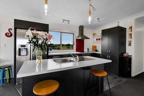 Photo of property in 281 Upland Road, Tarurutangi, New Plymouth, 4372