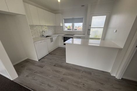 Photo of property in 2/58 Rimu Street, New Lynn, Auckland, 0600