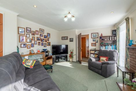 Photo of property in 19 Holloway Street, Waikiwi, Invercargill, 9810