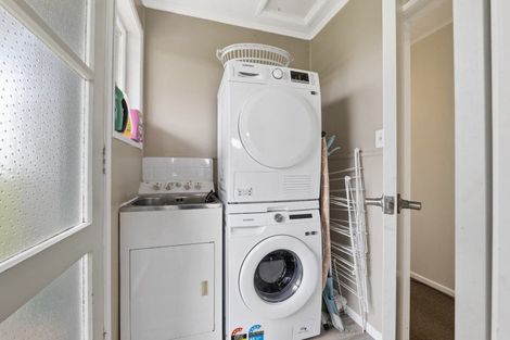 Photo of property in 8a Elm Grove, Westown, New Plymouth, 4310