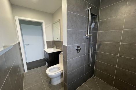 Photo of property in 32 Canal Road West, Waitakaruru, Ngatea, 3576