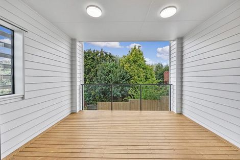 Photo of property in 2/163 Edmonton Road, Te Atatu South, Auckland, 0610