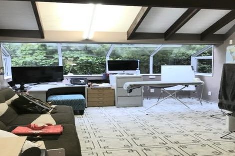 Photo of property in 498 Stokes Valley Road, Stokes Valley, Lower Hutt, 5019