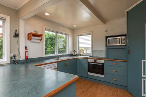 Photo of property in 31 Raumati Road, Raumati Beach, Paraparaumu, 5032