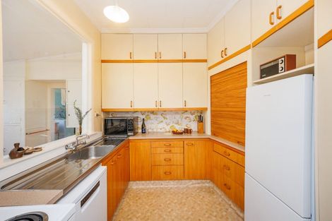Photo of property in 18 Milverton Avenue, Hokowhitu, Palmerston North, 4410