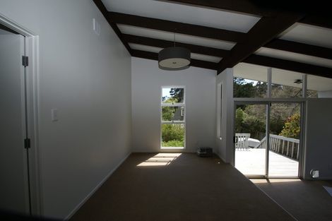 Photo of property in 2/19 Erica Road, Sunnynook, Auckland, 0620