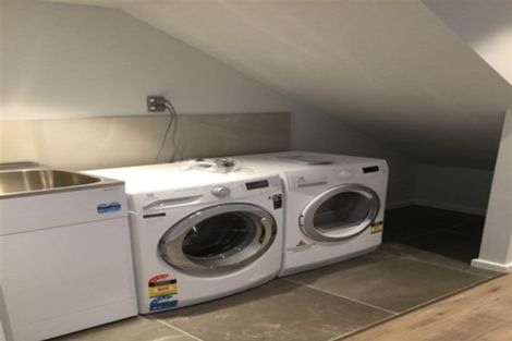 Photo of property in 101 Bordeaux Parade, Te Atatu South, Auckland, 0610