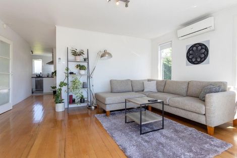 Photo of property in 126 Archibald Road, Kelston, Auckland, 0602