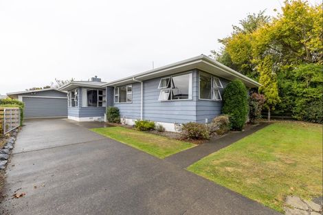 Photo of property in 19 Dunk Place, Milson, Palmerston North, 4414