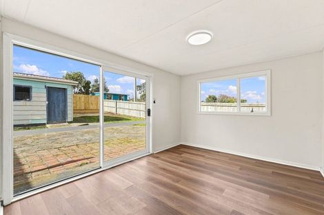 Photo of property in 28 Aotea Street, Castlecliff, Whanganui, 4501