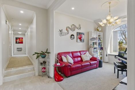 Photo of property in 41 Holcombe Drive, Paraparaumu, 5032