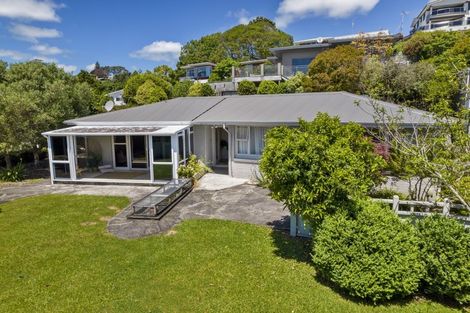 Photo of property in 335f Devon Street West, New Plymouth, 4310