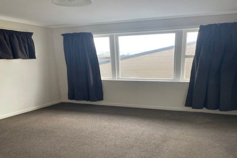 Photo of property in 10 Stephen Avenue, Henderson, Auckland, 0610