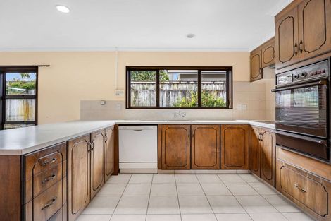 Photo of property in 2/12 Penrhyn Place, Mount Maunganui, 3116