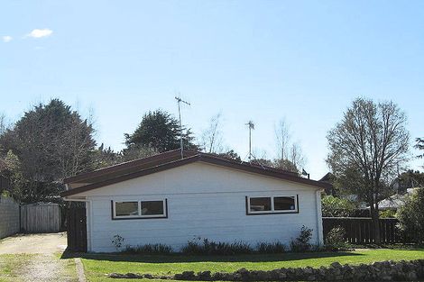 Photo of property in 14 Leeton Drive, Waipukurau, 4200