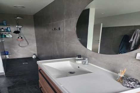 Photo of property in 49 Johnstone Drive, Fitzherbert, Palmerston North, 4410