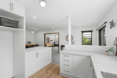 Photo of property in 6 Westgrove Avenue, Avonhead, Christchurch, 8042