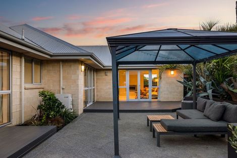 Photo of property in 5 Foresters Crescent, Parklands, Christchurch, 8083