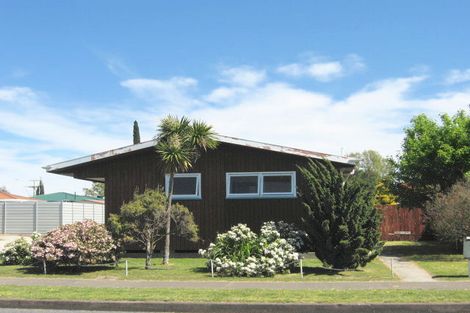 Photo of property in 2/2 Cobham Place, Te Hapara, Gisborne, 4010