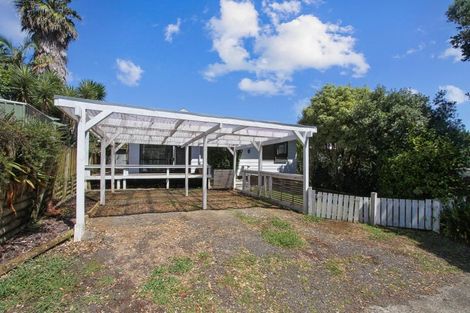 Photo of property in 17a Leaming Place, Clarks Beach, 2122