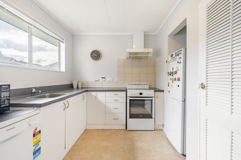 Photo of property in 2/15 Gemstone Drive, Birchville, Upper Hutt, 5018