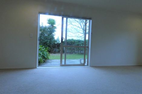 Photo of property in 27 Marinich Drive South, Ranui, Auckland, 0612