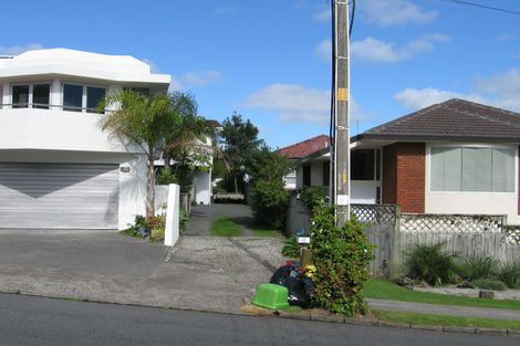 Photo of property in 2/23 Devon Road, Bucklands Beach, Auckland, 2012