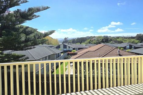 Photo of property in 27a Shackle Lane, Whitby, Porirua, 5024