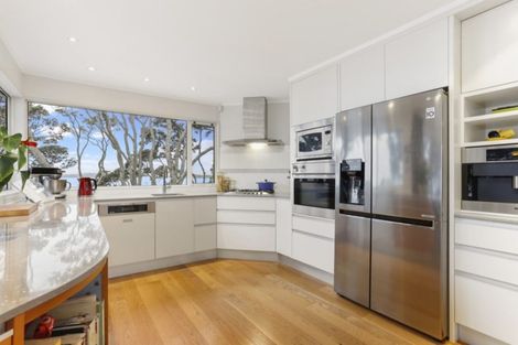 Photo of property in 30 Marellen Drive, Red Beach, 0932