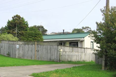 Photo of property in 2 Maori Hut Road, Red Beach, 0932