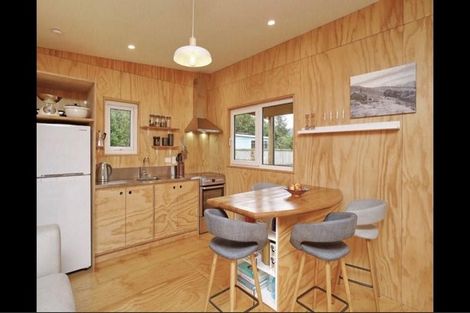 Photo of property in 5 Cross Street, Coalgate, 7673