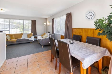 Photo of property in 16 Baillie Crescent, Carterton, 5713