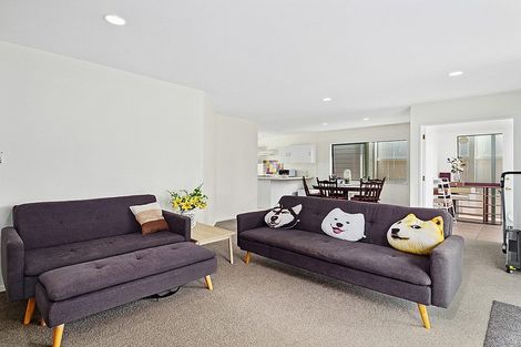 Photo of property in 2/23 Ludlow Terrace, Totara Vale, Auckland, 0627